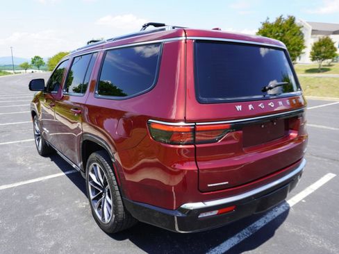 Used 2022 Jeep Wagoneer Series III w/ Premium Group I AWD/4WD image 9