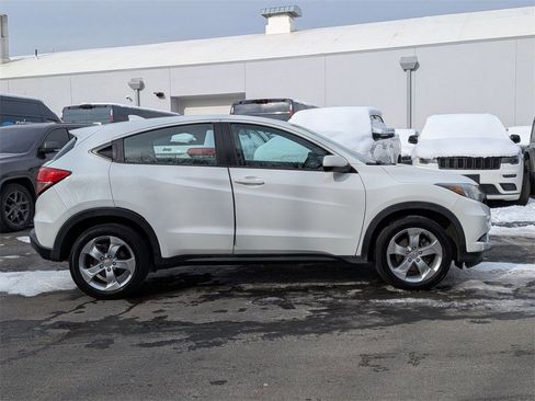 Used 2016 Honda HR-V LX image 2