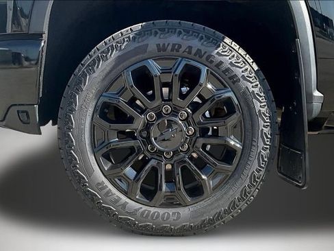 Used 2024 Chevrolet Silverado 2500 High Country w/ High Country Premium Package AWD/4WD image 35