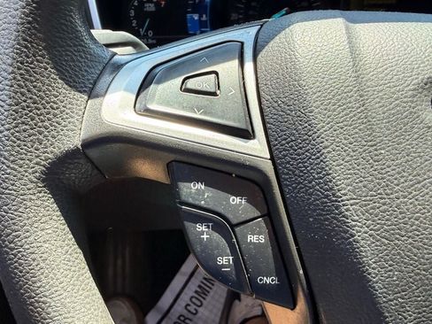 Used 2016 Ford Fusion SE FWD image 18