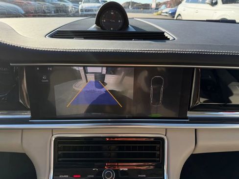 Used 2018 Porsche Panamera 4S image 19