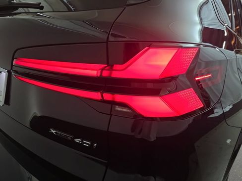 Used 2024 BMW X5 xDrive40i w/ M Sport Package AWD/4WD image 33