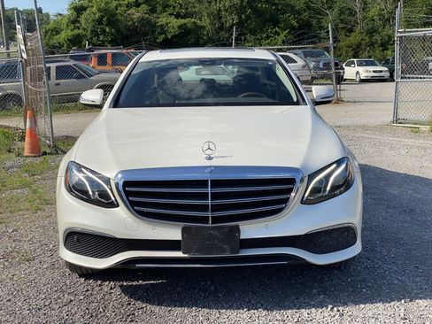 Used 2017 Mercedes-Benz E 300 4MATIC image 1