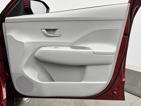 Used 2025 Hyundai Kona SEL image 32