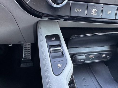 Used 2025 Kia Telluride SX Prestige image 32
