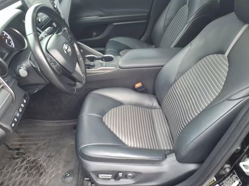 Used 2023 Toyota Camry SE image 5