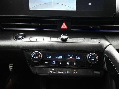 Used 2025 Hyundai Elantra SEL FWD image 23