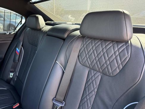 Used 2022 BMW 750i xDrive w/ Executive Package image 15