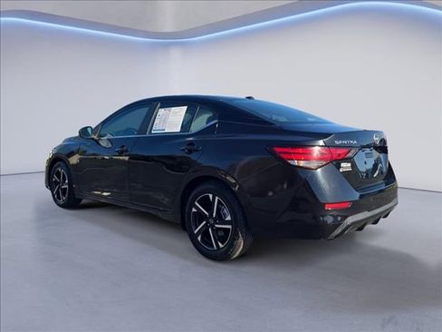 Used 2024 Nissan Sentra SV image 3