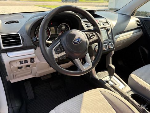 Used 2018 Subaru Forester 2.5i AWD/4WD image 9