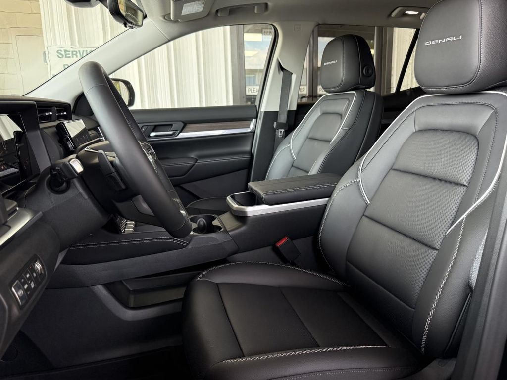 New 2026 GMC Terrain Denali w/ LPO, Floor Liner Package AWD/4WD image 8