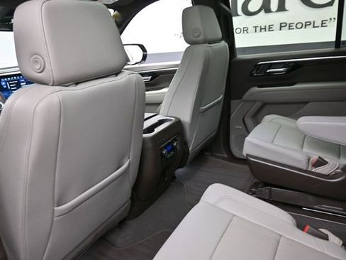 Used 2025 Chevrolet Tahoe Z71 w/ Z71 Off-Road Package AWD/4WD image 25