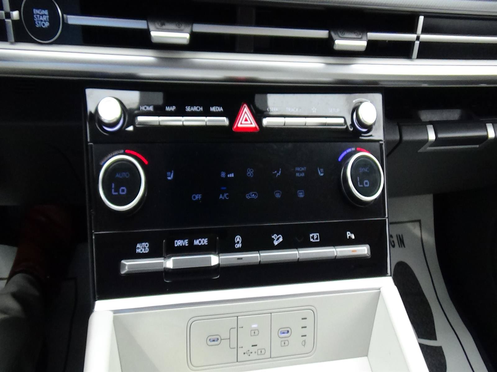 Used 2026 Hyundai Santa Fe SEL FWD image 28