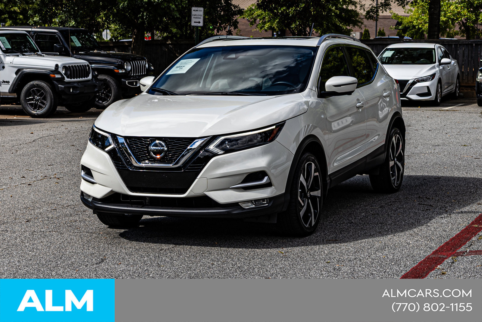 Used 2022 Nissan Rogue Sport SL w/ Premium Package FWD image 3