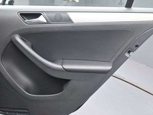 Used 2018 Volkswagen Jetta SE FWD image 24