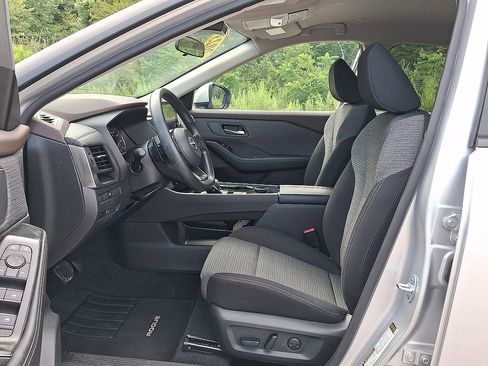 Certified 2023 Nissan Rogue SV AWD/4WD image 11