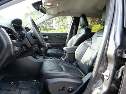Used 2020 Jeep Cherokee Limited AWD/4WD image 21
