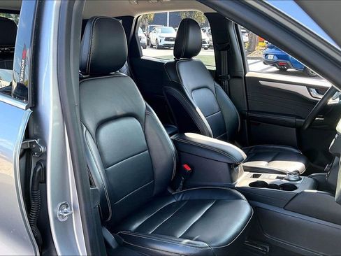 Used 2024 Ford Escape Platinum image 27