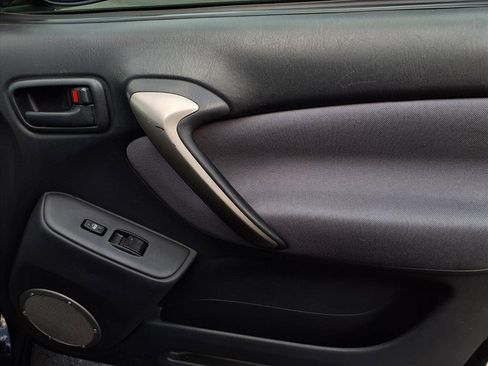 Used 2004 Toyota RAV4 2WD image 24