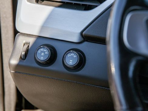 Used 2019 GMC Yukon XL SLT image 16