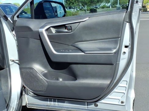 Used 2022 Toyota RAV4 LE image 22