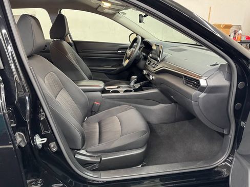 Used 2024 Nissan Altima 2.5 SV FWD image 28