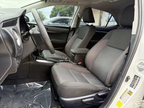 Used 2017 Toyota Corolla LE image 9