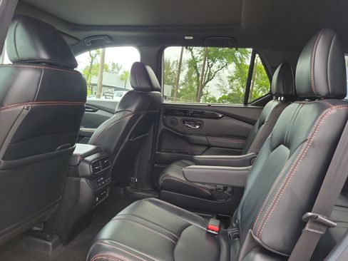 Used 2024 Honda Pilot TrailSport image 14