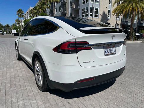 Used 2017 Tesla Model X 75D image 8
