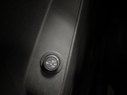 Used 2020 Chevrolet Equinox LT image 56