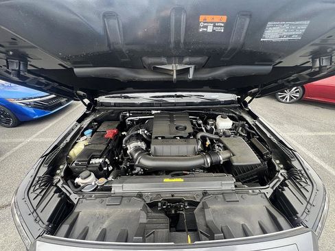 Used 2025 Nissan Frontier SV w/ SV Convenience Package image 10