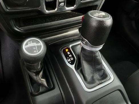 Certified 2023 Jeep Wrangler Sport S image 28