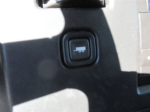 Used 2014 Chevrolet Express 2500 image 23