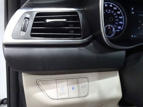 Used 2022 Genesis G70 3.3T image 19