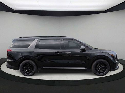 Used 2025 Kia Carnival SX Prestige FWD image 9