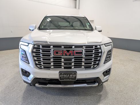 Used 2025 GMC Yukon Denali w/ Denali Reserve Package AWD/4WD image 8