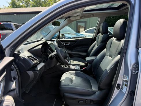 Used 2023 Subaru Forester Limited AWD/4WD image 2