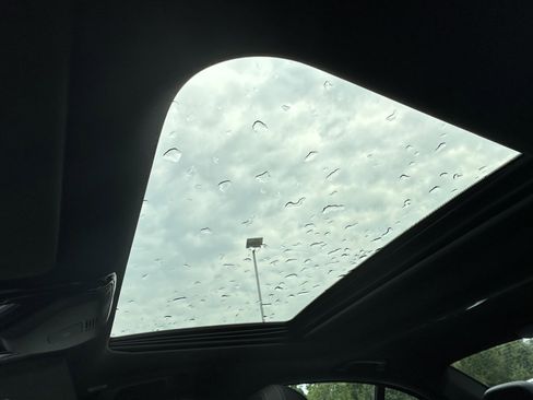 Used 2025 BMW 330i xDrive Sedan w/ Premium Package image 26