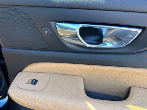 Used 2020 Volvo V60 T5 Cross Country image 46