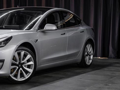 Used 2018 Tesla Model 3 Mid Range image 7