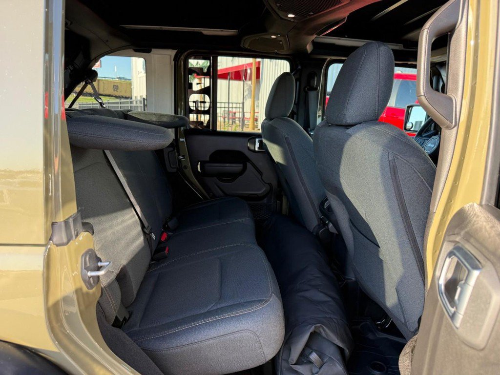 Used 2025 Jeep Wrangler Unlimited Sport AWD/4WD image 12