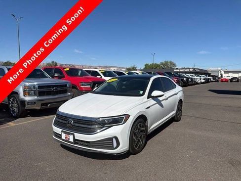 Used 2023 Volkswagen Jetta SEL FWD image 3