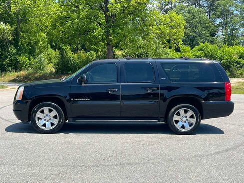 Used 2007 GMC Yukon XL SLT w/ SLT Preferred Equipment Group RWD image 3