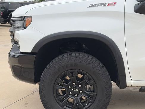 Used 2024 Chevrolet Silverado 1500 ZR2 w/ Technology Package image 5