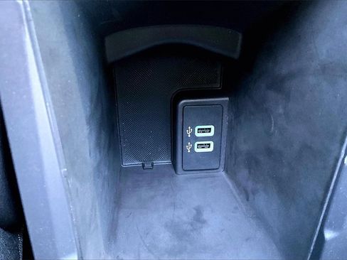 Used 2017 Ford Transit Connect XLT image 31