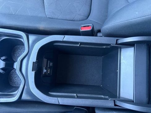 Used 2020 Toyota RAV4 XLE AWD/4WD image 16