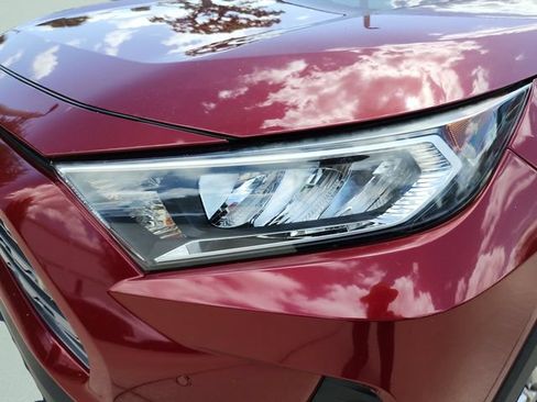 Used 2019 Toyota RAV4 Limited w/ Cold Weather Package FWD image 33