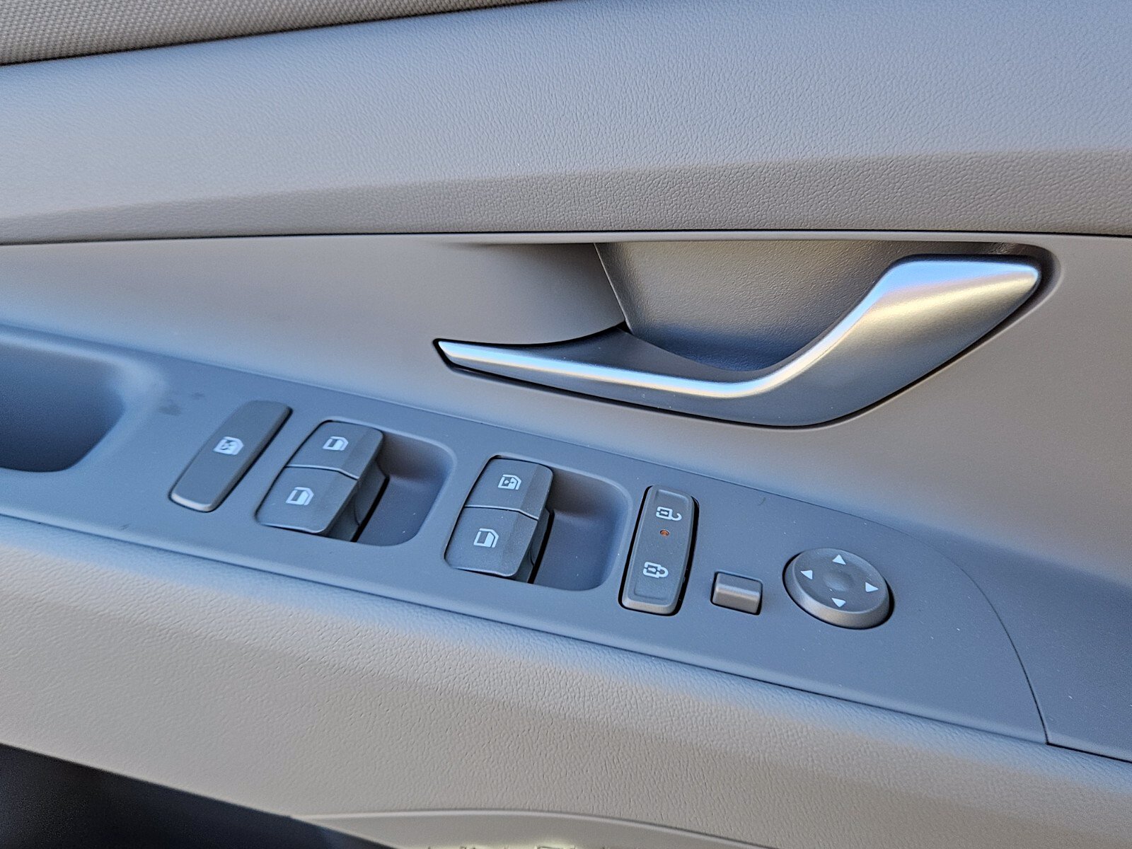 New 2026 Hyundai Elantra SEL FWD image 28
