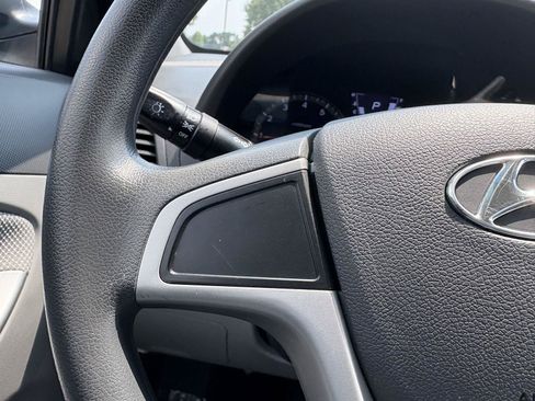 Used 2014 Hyundai Accent GS FWD image 9