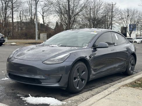 Used 2022 Tesla Model 3 Long Range image 3